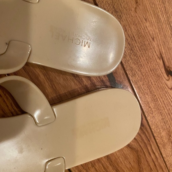 Michael Kors sandals size 8 - Picture 3 of 3